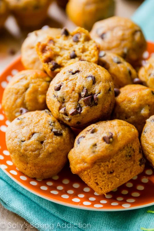 13 Cozy & Crowd-Pleasing Fall Baby Shower Food Ideas Everyone Will Love