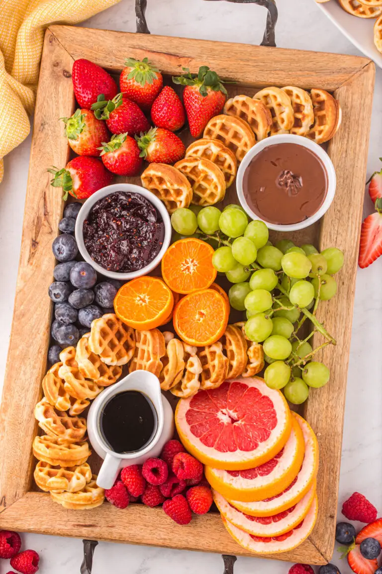 19 Breakfast Charcuterie Board Ideas That’ll Instantly Elevate Your Mornings