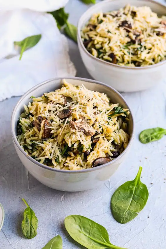 Creamy Spinach and Mushroom Orzo Bowl