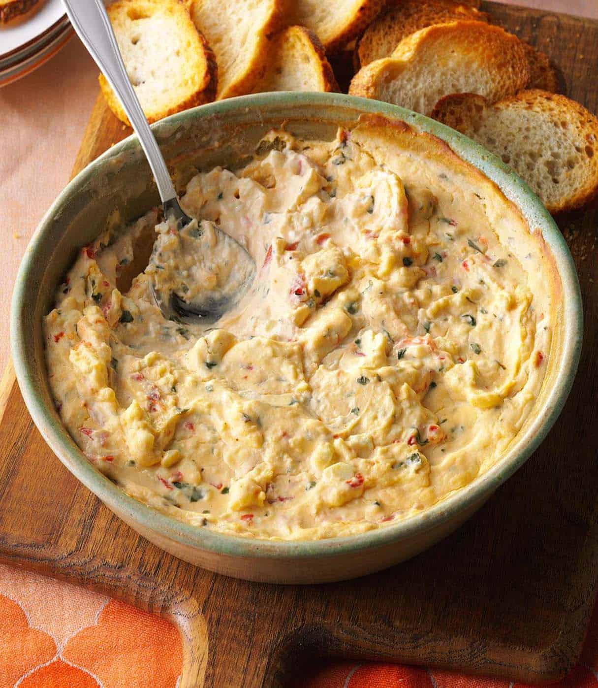 Slow Cooker Bacon Queso Dip